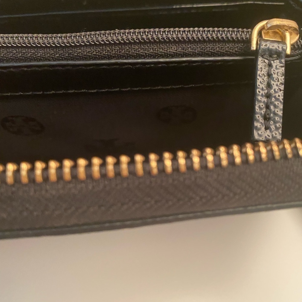 Tory Burch Thea patent leather wristlet - Picture 10 of 15